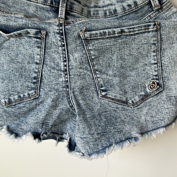 Short - Picture 3 of 4